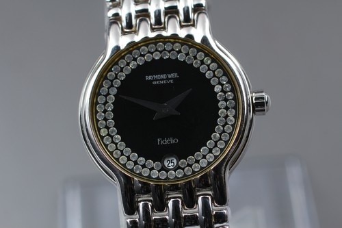 Presque comme neuve montre - [presque, neuve]